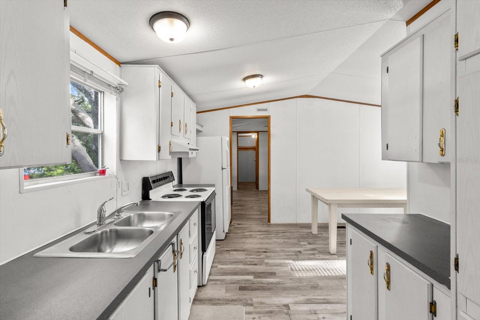 Image 11 of 35 For 8431 Lake Consuella Drive