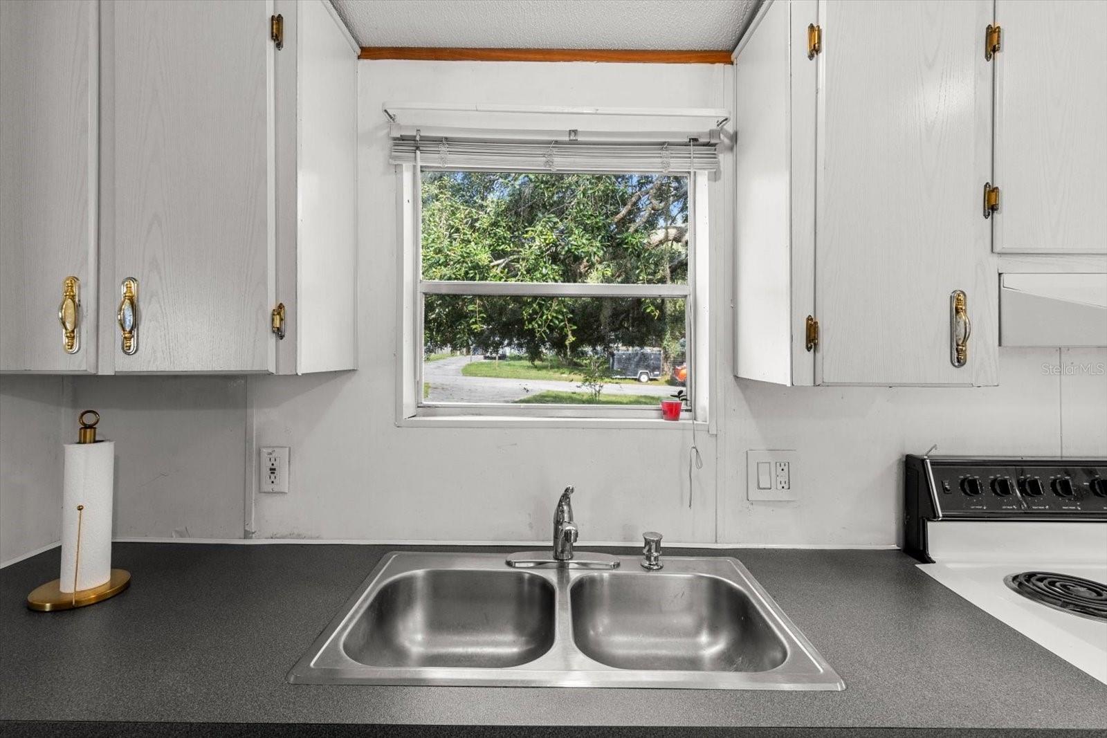 Image 13 of 35 For 8431 Lake Consuella Drive