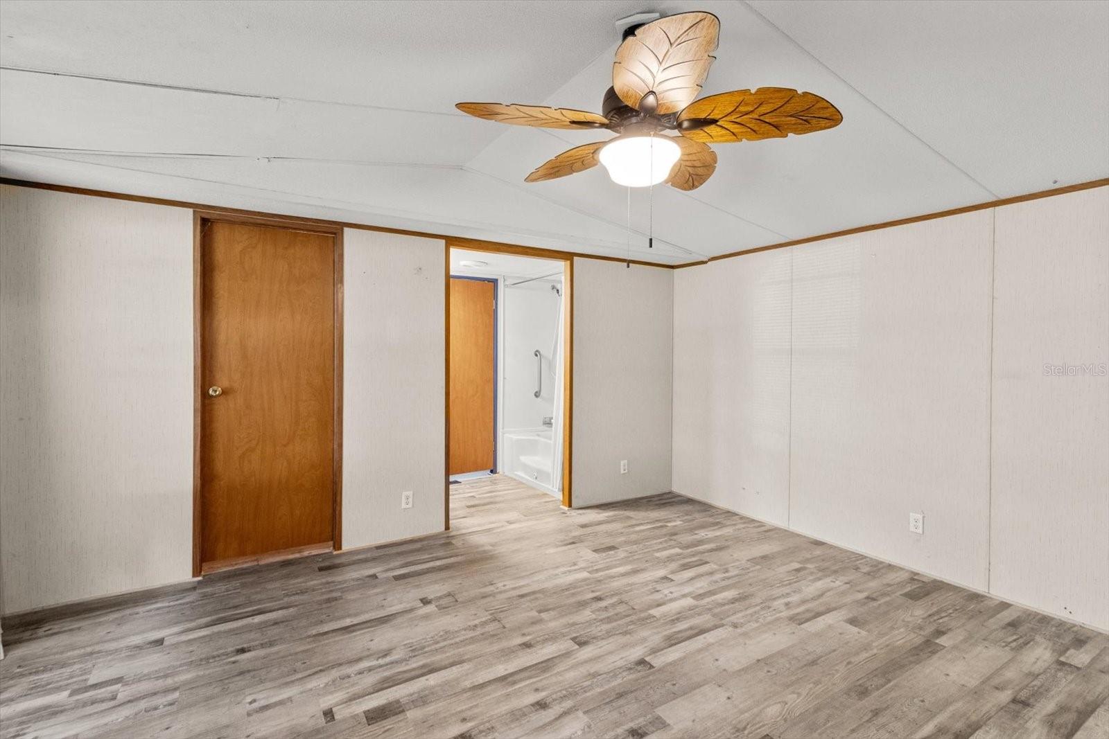 Image 18 of 35 For 8431 Lake Consuella Drive