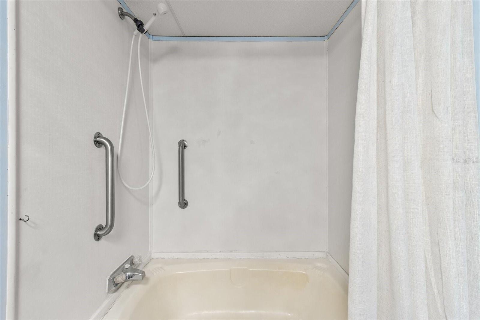 Image 21 of 35 For 8431 Lake Consuella Drive