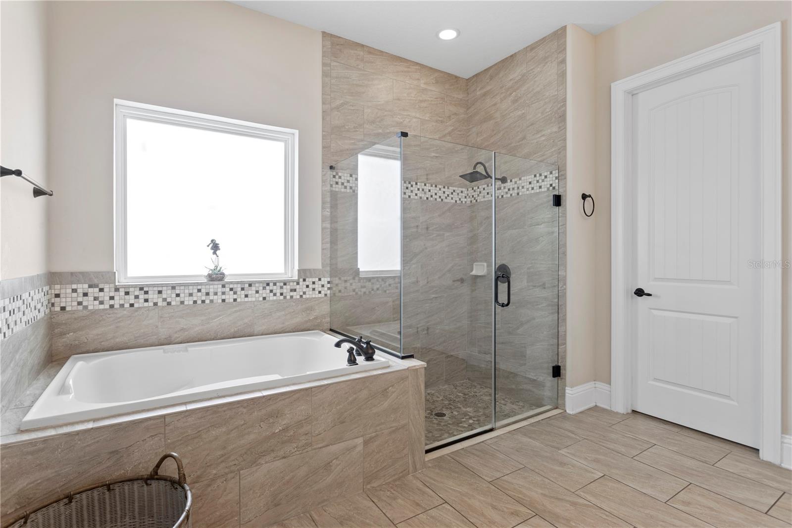 Image 33 of 68 For 4612 Lowell Avenue