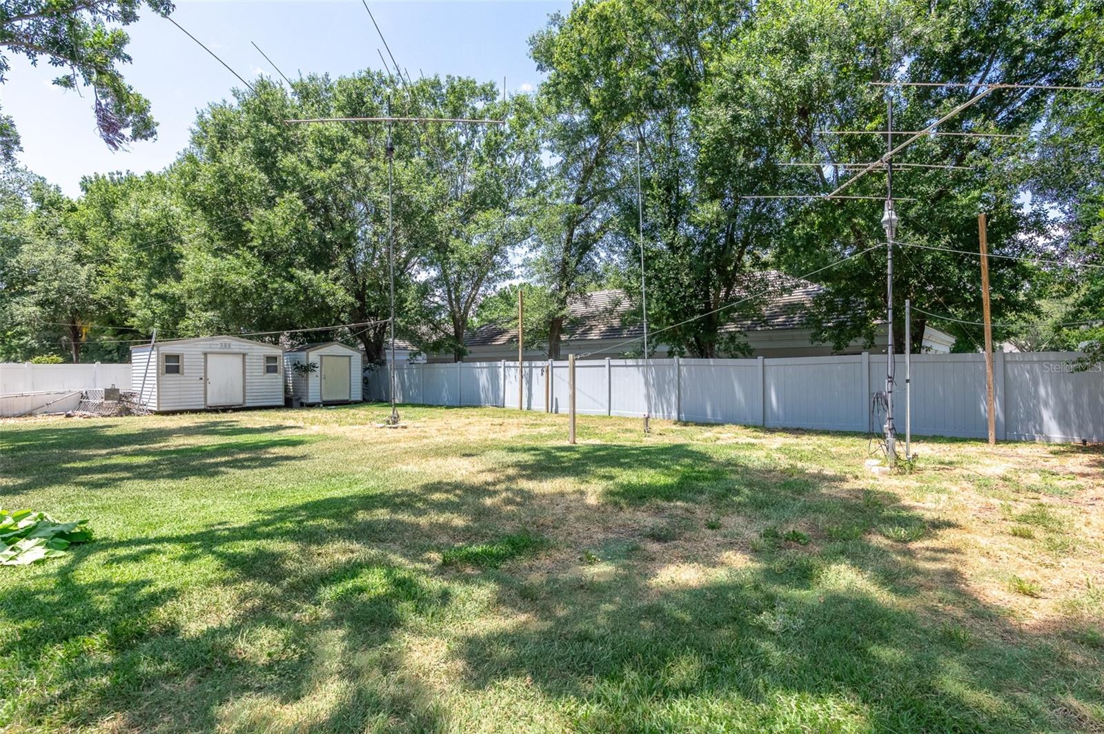 Image 32 of 37 For 606 Brentwood Place