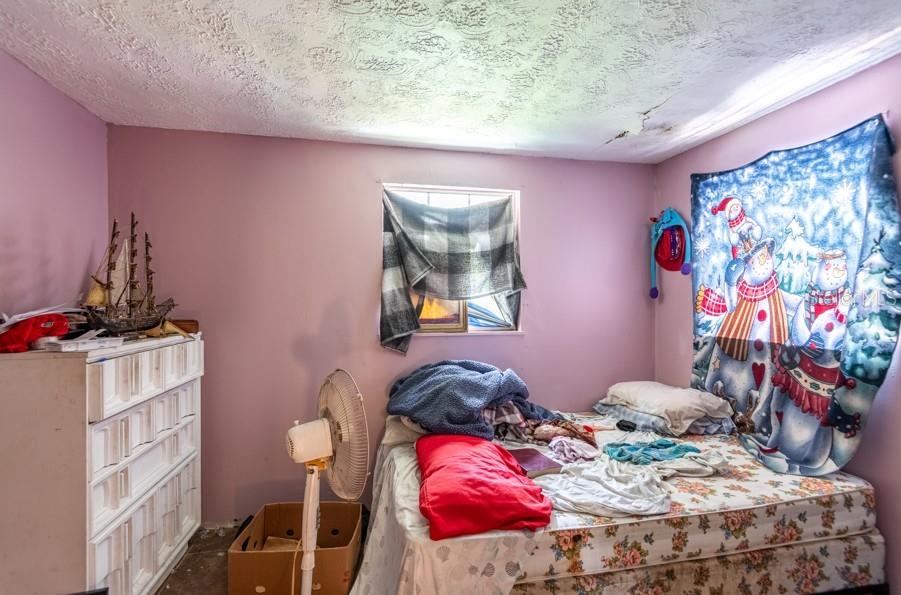 Image 23 of 40 For 10854 Telford Street