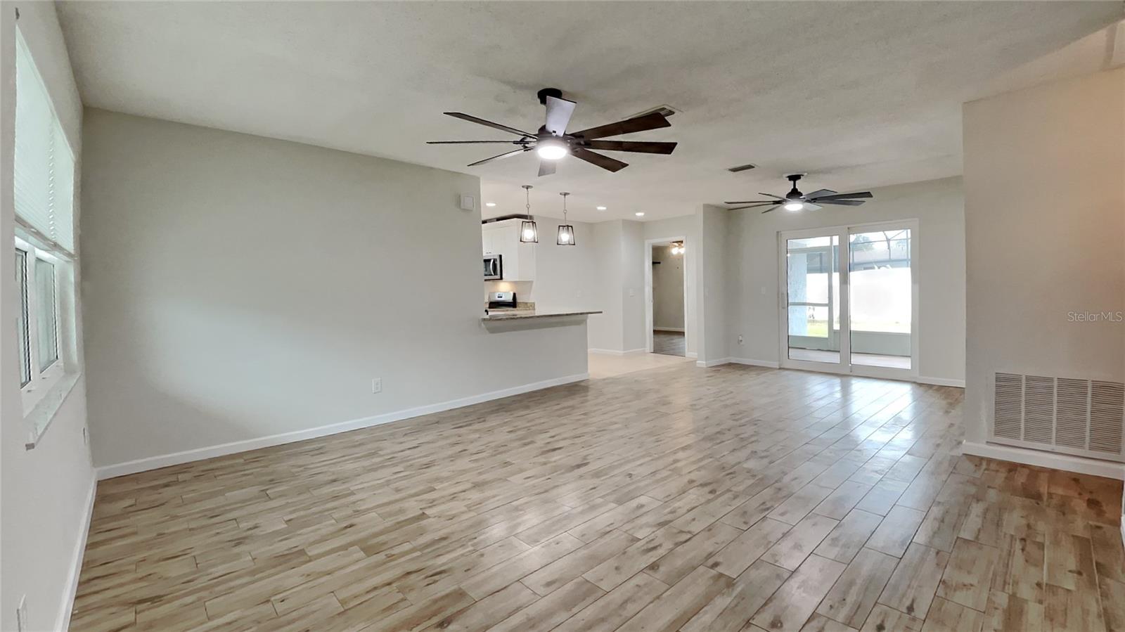 Image 2 of 16 For 1701 Hibiscus Circle S