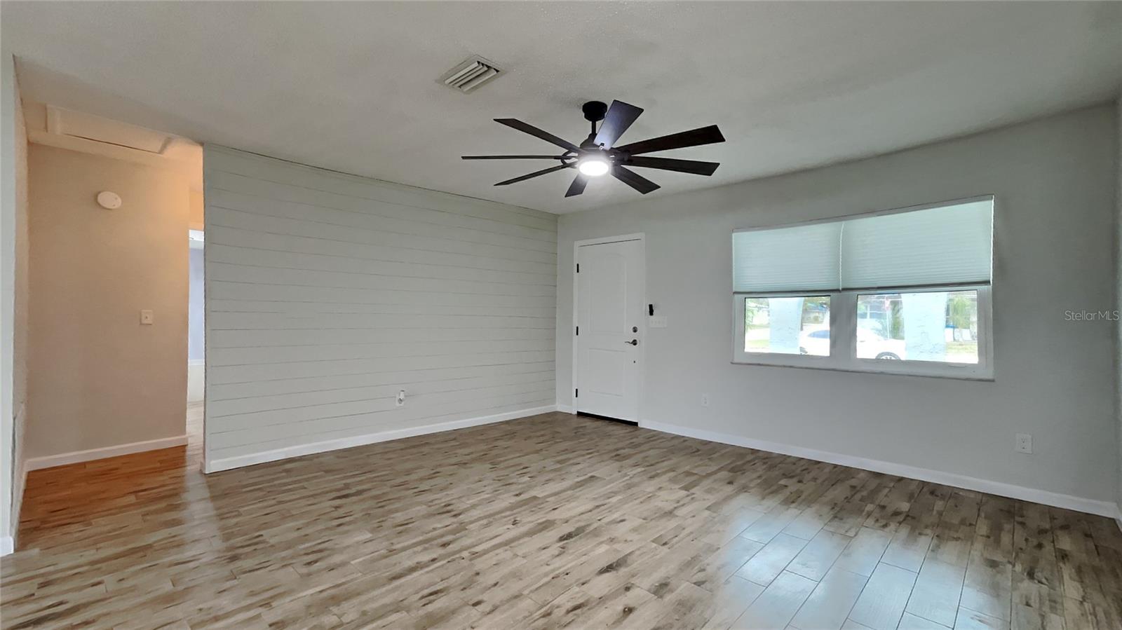 Image 3 of 16 For 1701 Hibiscus Circle S