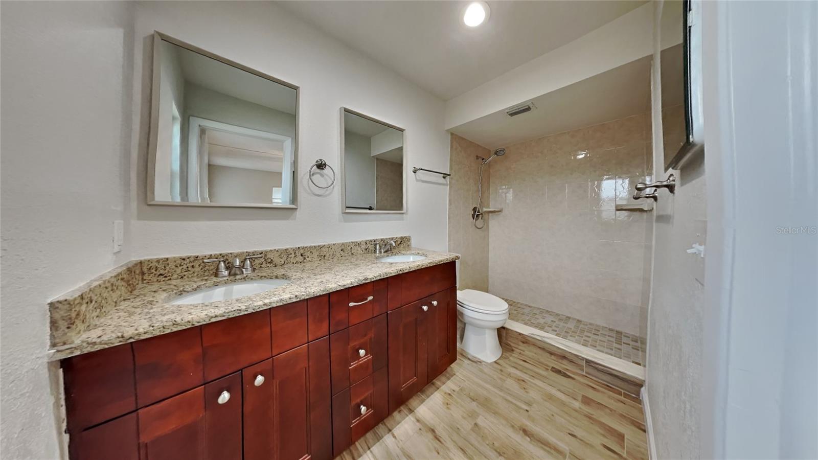Image 9 of 16 For 1701 Hibiscus Circle S