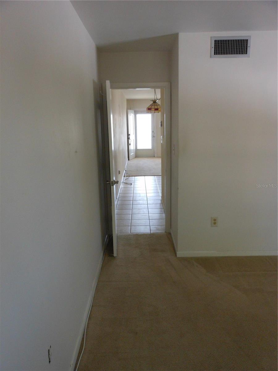 Image 17 of 31 For 138 36th Avenue N 206w
