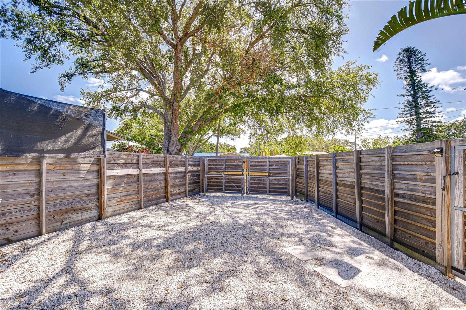 Image 22 of 41 For 1401 Pinellas Point Drive S