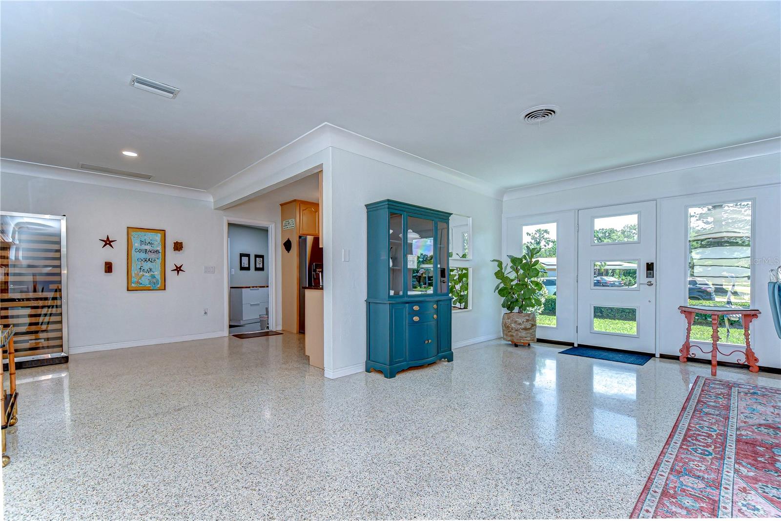 Image 23 of 41 For 1401 Pinellas Point Drive S