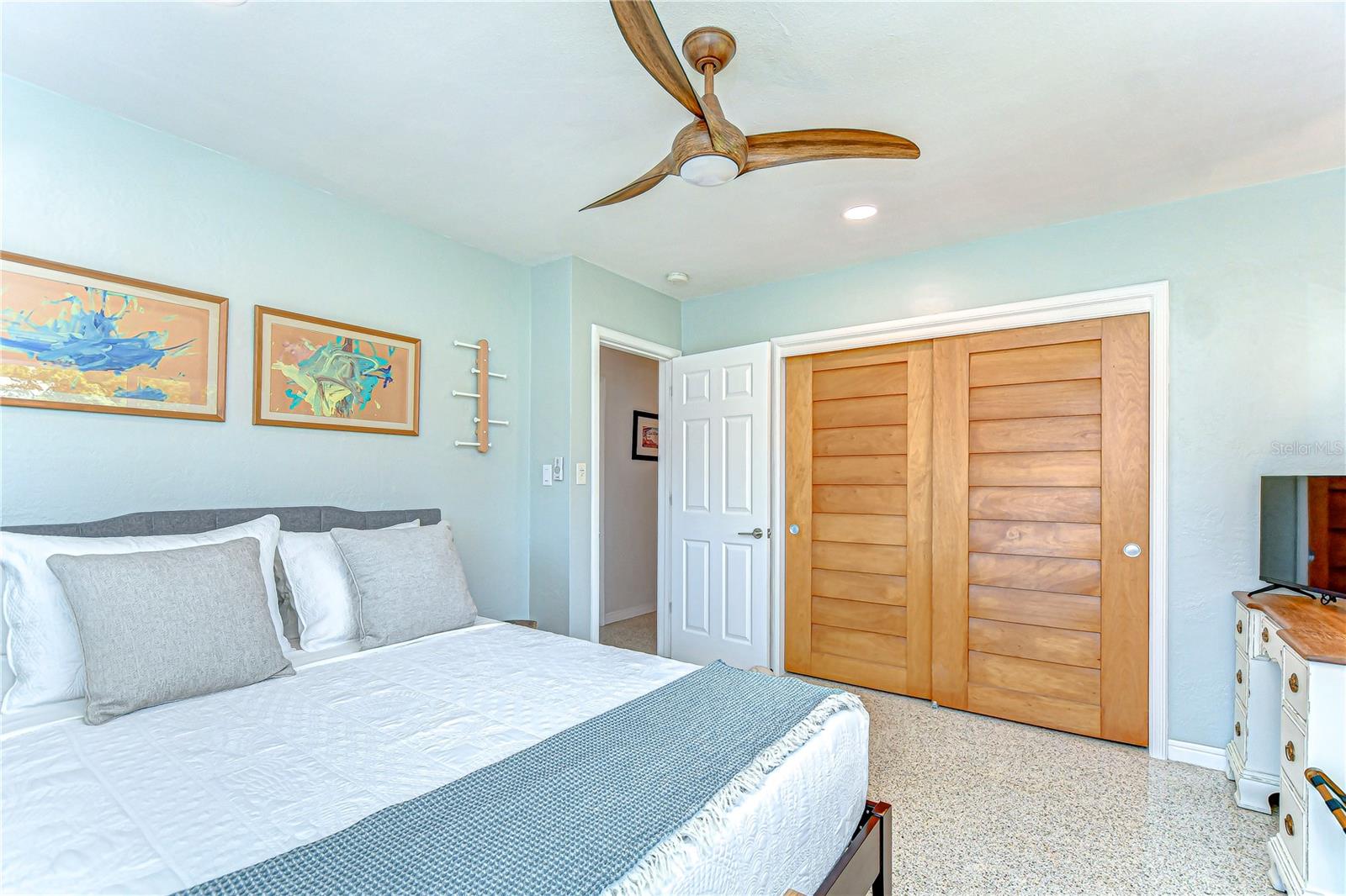 Image 40 of 41 For 1401 Pinellas Point Drive S