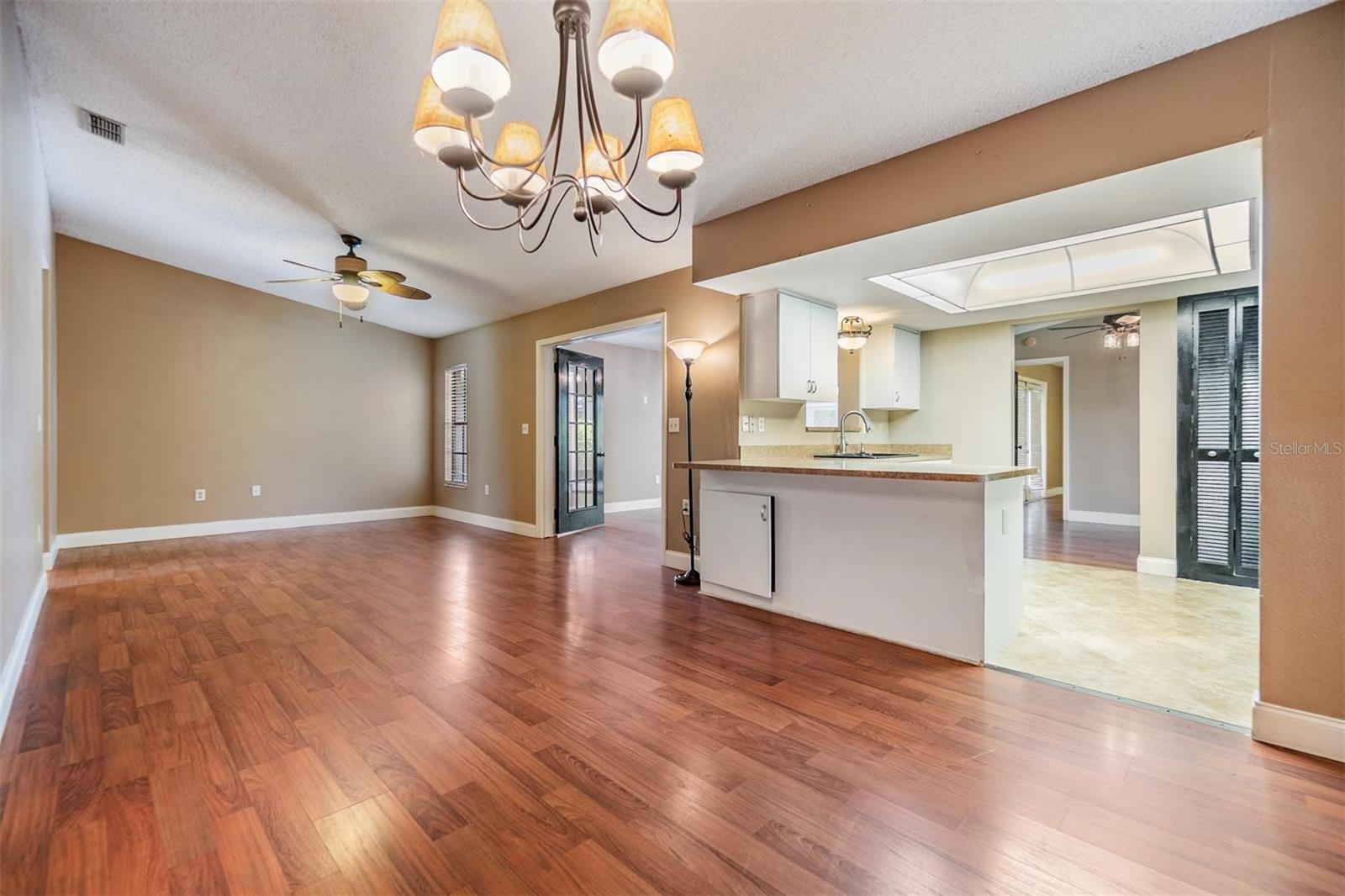 Image 17 of 48 For 6436 Huntington Drive