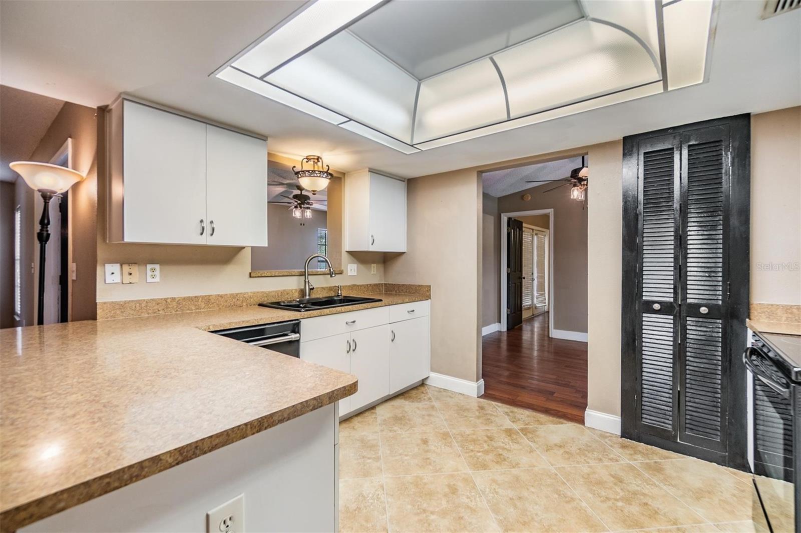 Image 9 of 48 For 6436 Huntington Drive