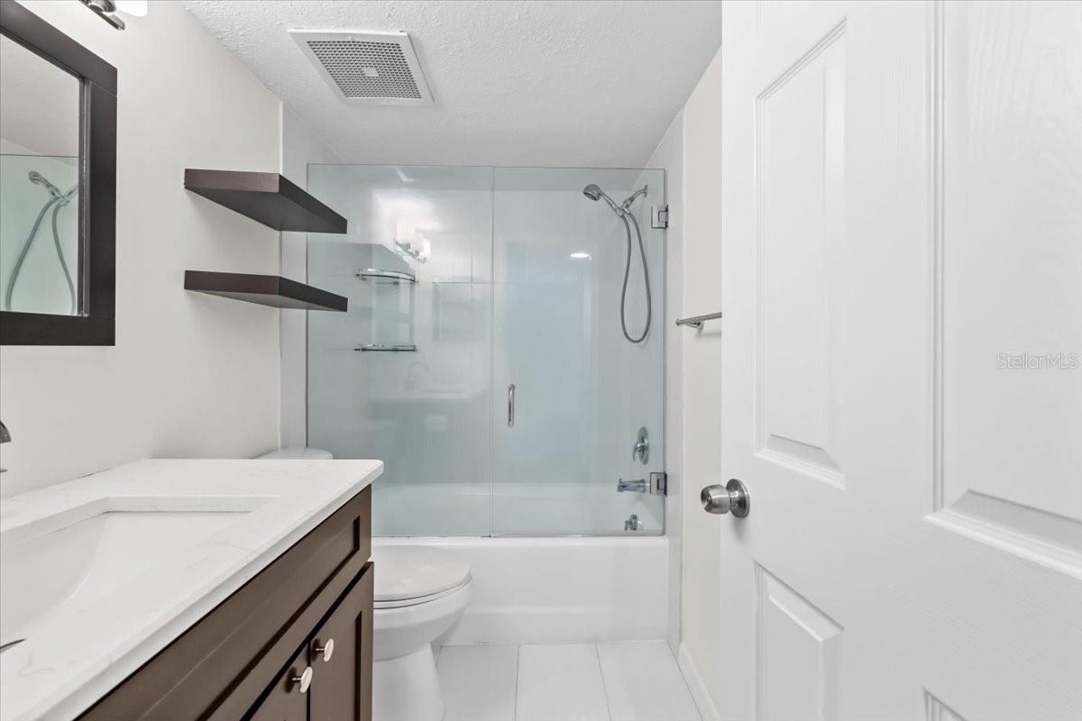 Image 31 of 58 For 2413 Bayshore Boulevard 1604