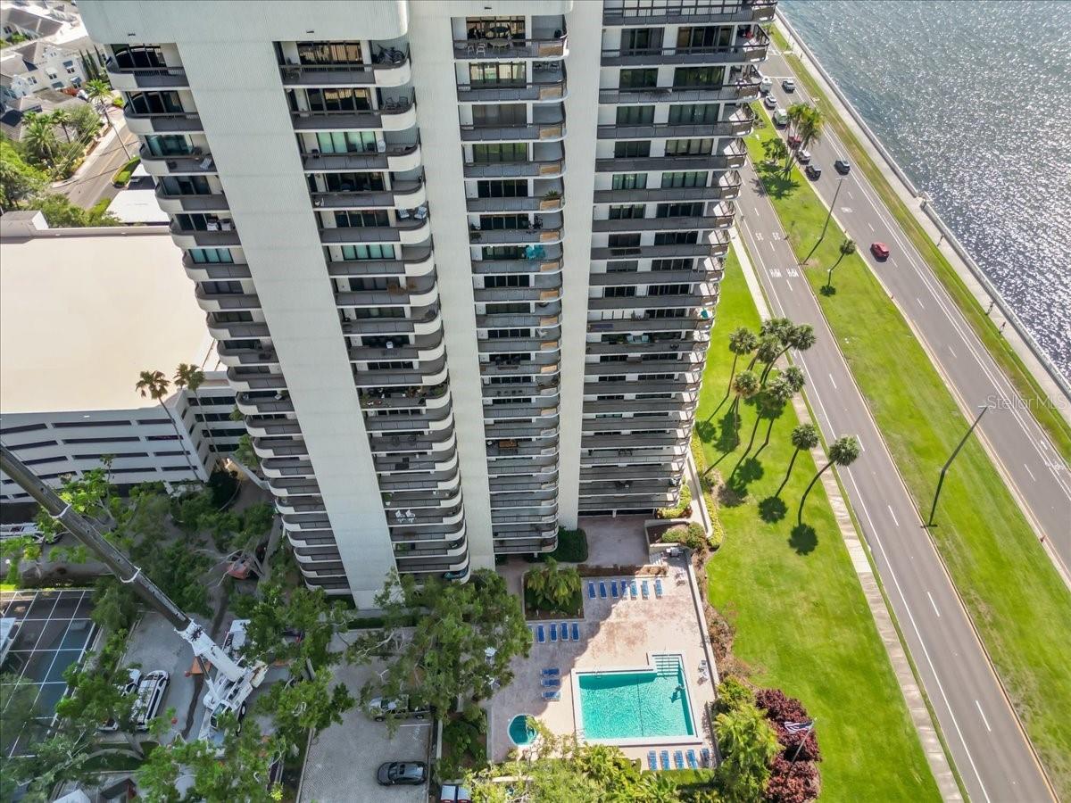 Image 38 of 58 For 2413 Bayshore Boulevard 1604