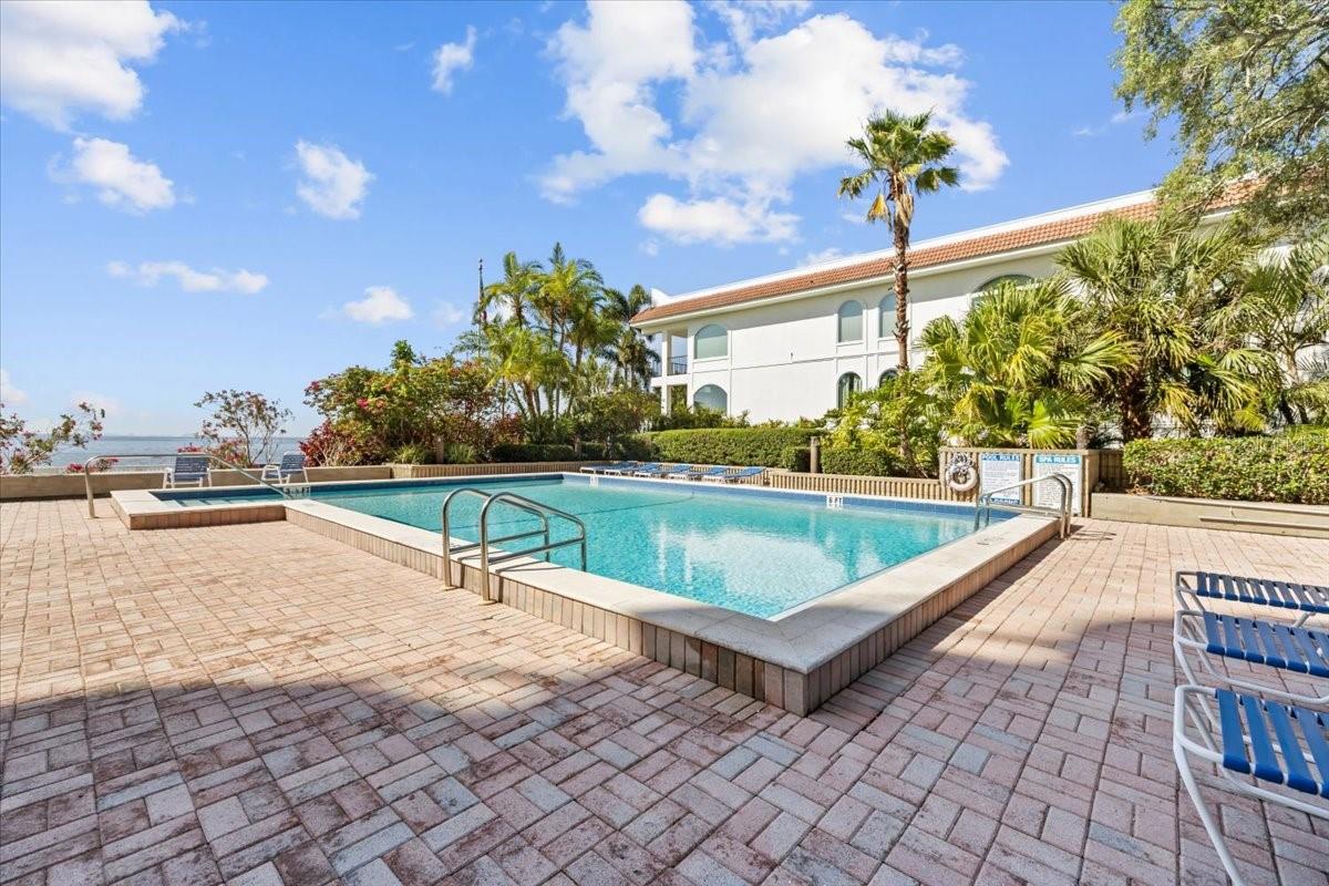Image 41 of 58 For 2413 Bayshore Boulevard 1604