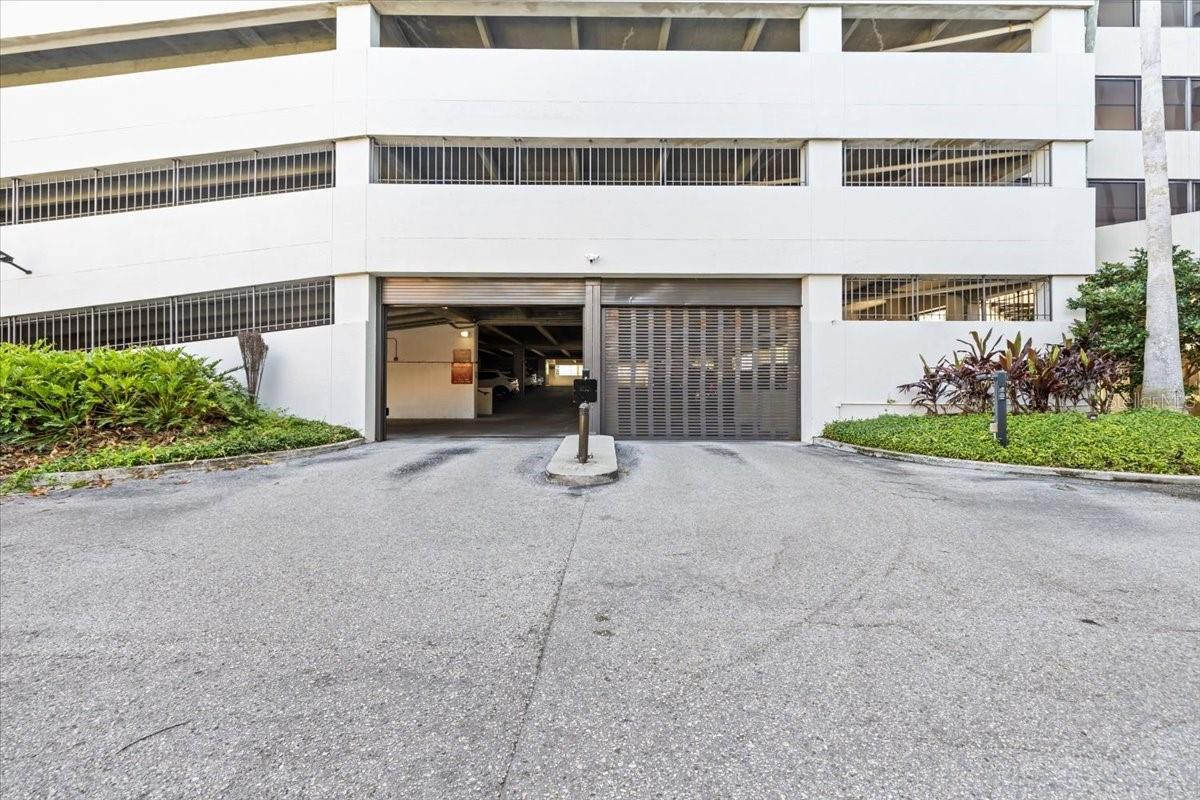 Image 53 of 58 For 2413 Bayshore Boulevard 1604