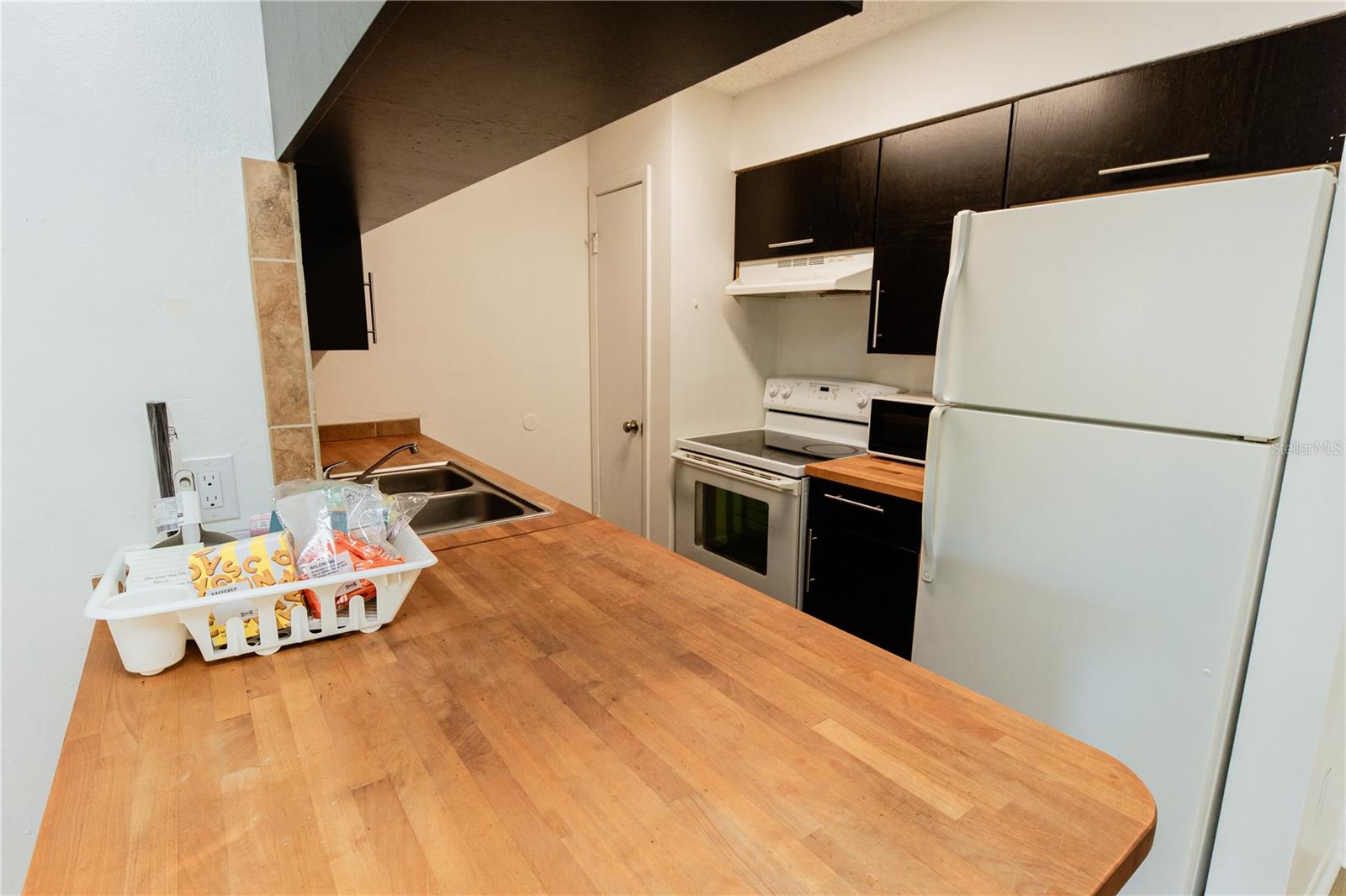 Image 15 of 25 For 213 Red Cedar Place 213
