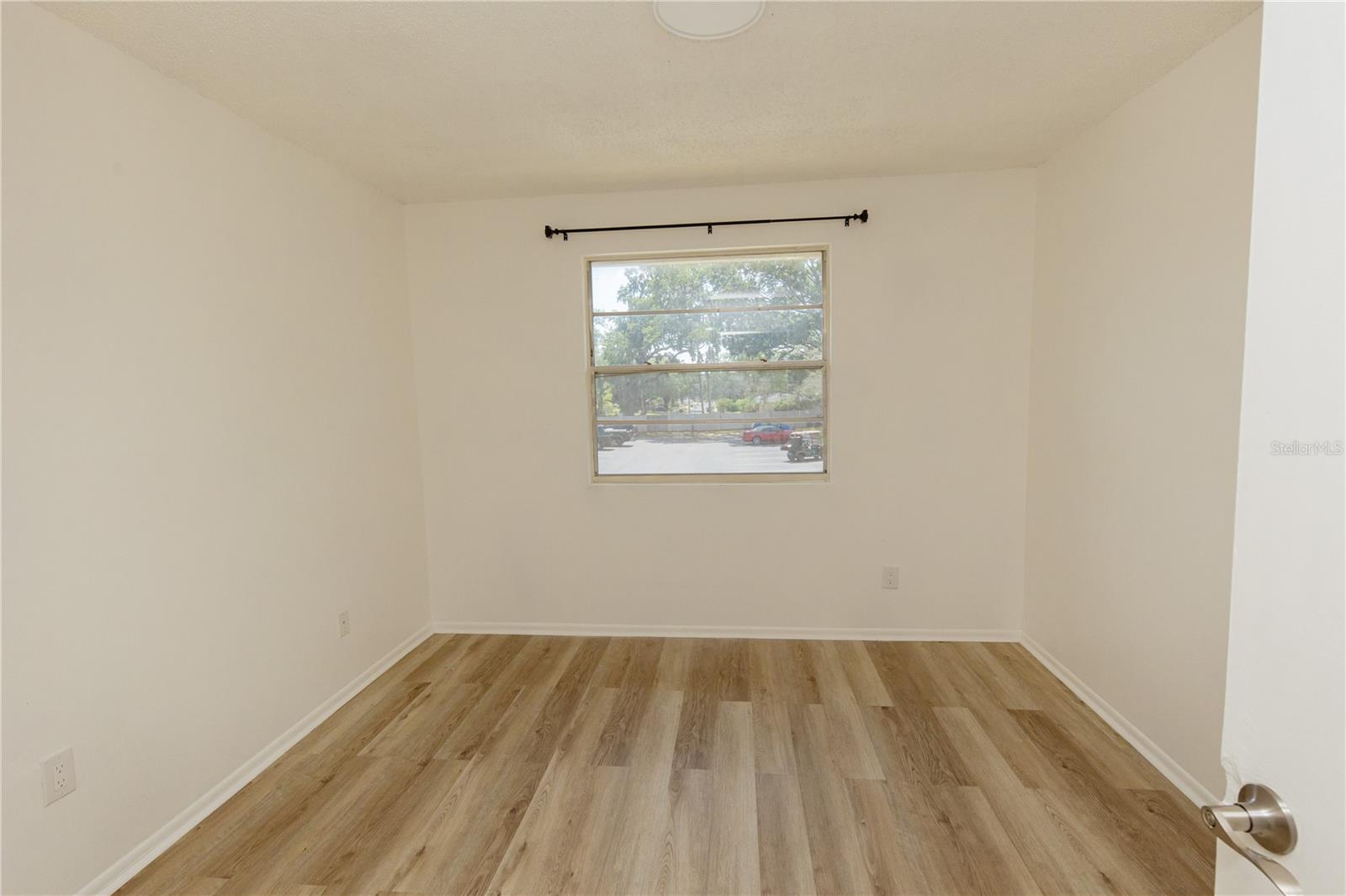 Image 18 of 25 For 213 Red Cedar Place 213