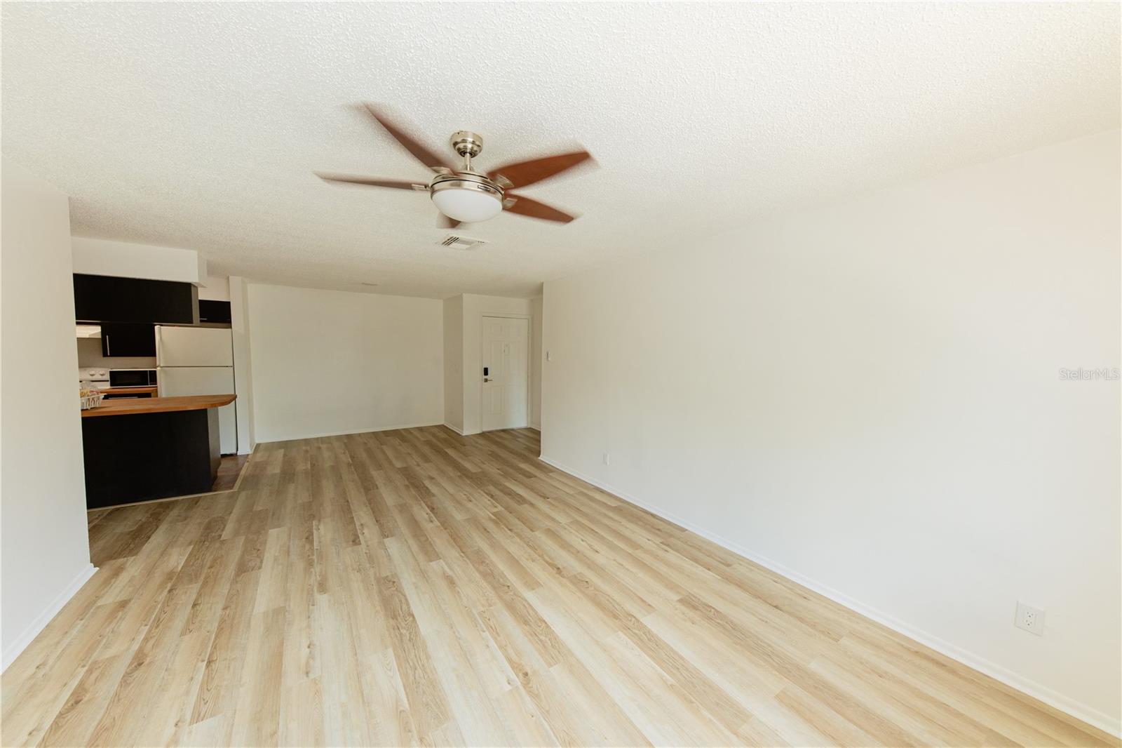 Image 7 of 25 For 213 Red Cedar Place 213
