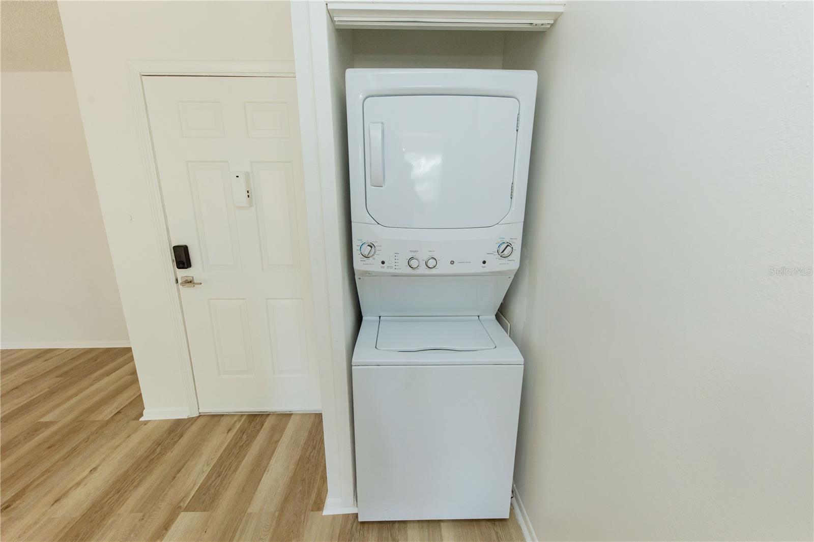 Image 9 of 25 For 213 Red Cedar Place 213