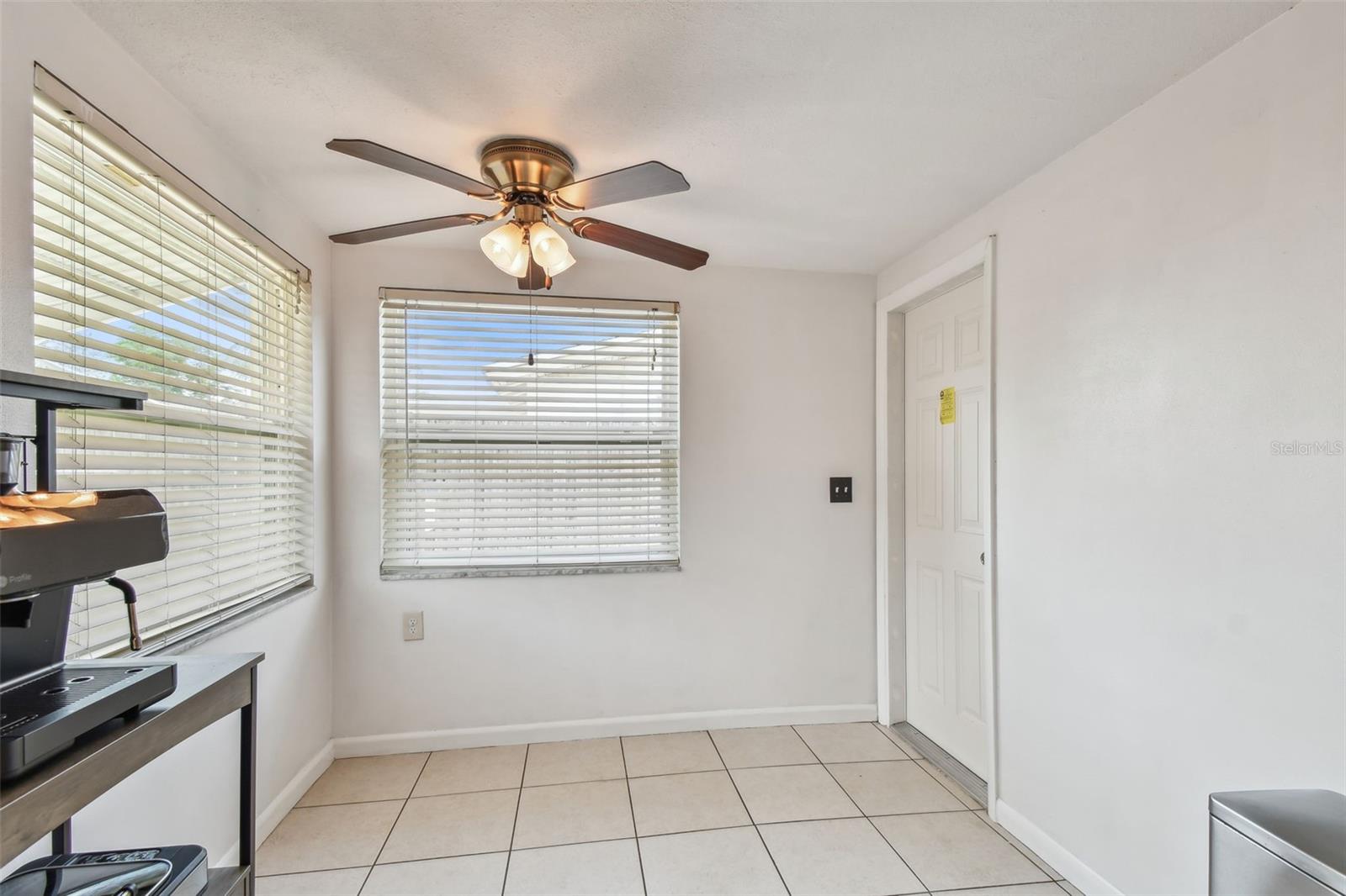 Image 17 of 68 For 1150 Grand Boulevard
