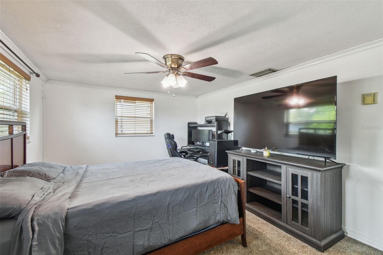 Image 32 of 68 For 1150 Grand Boulevard