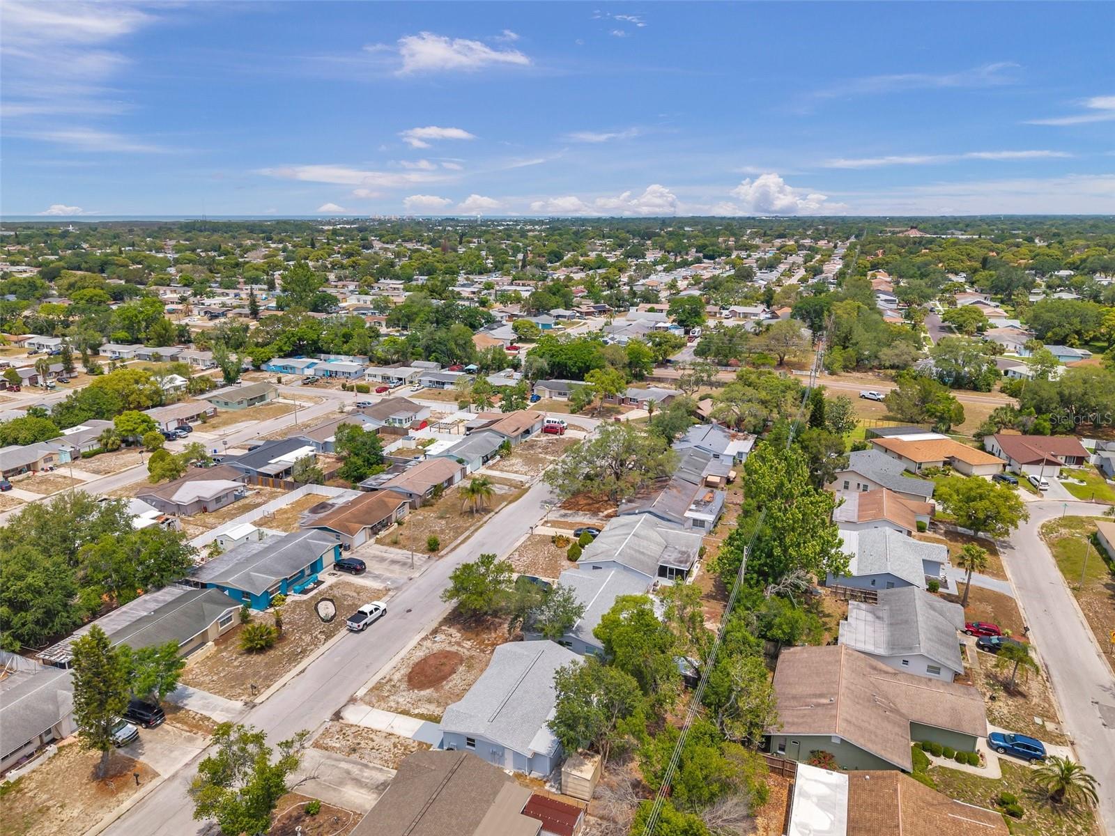 Listing photo id 18 for 10900 Queens Road