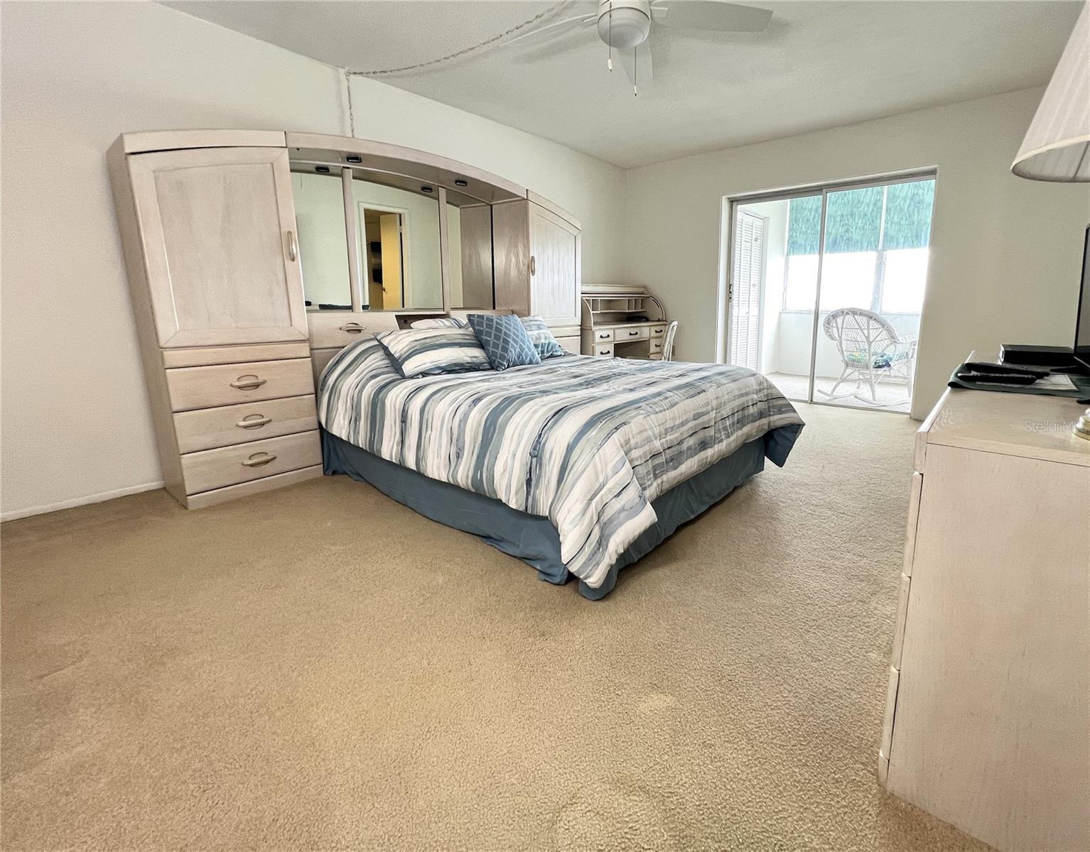 Image 13 of 39 For 4775 Cove Circle 1006