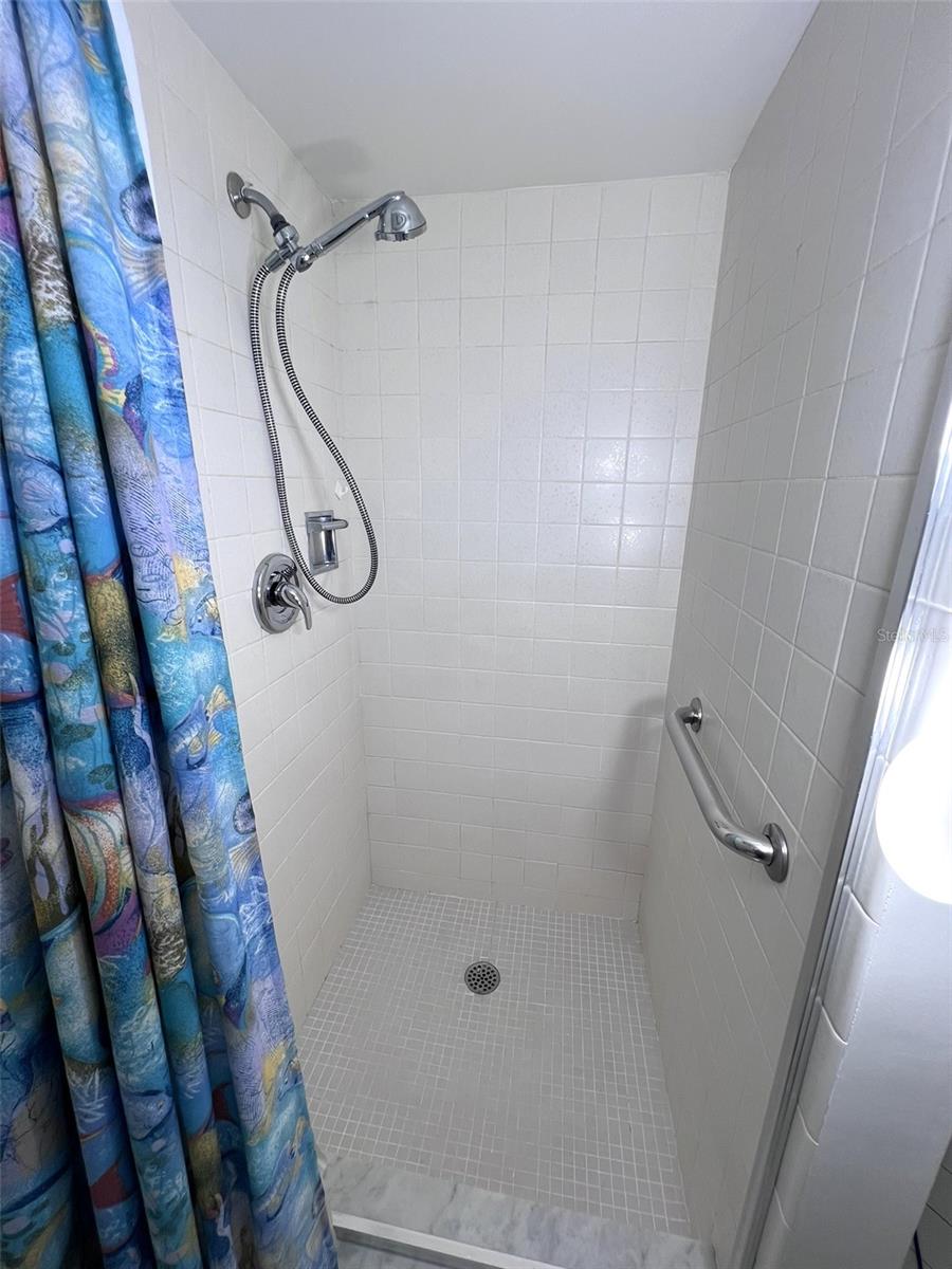 Image 20 of 39 For 4775 Cove Circle 1006
