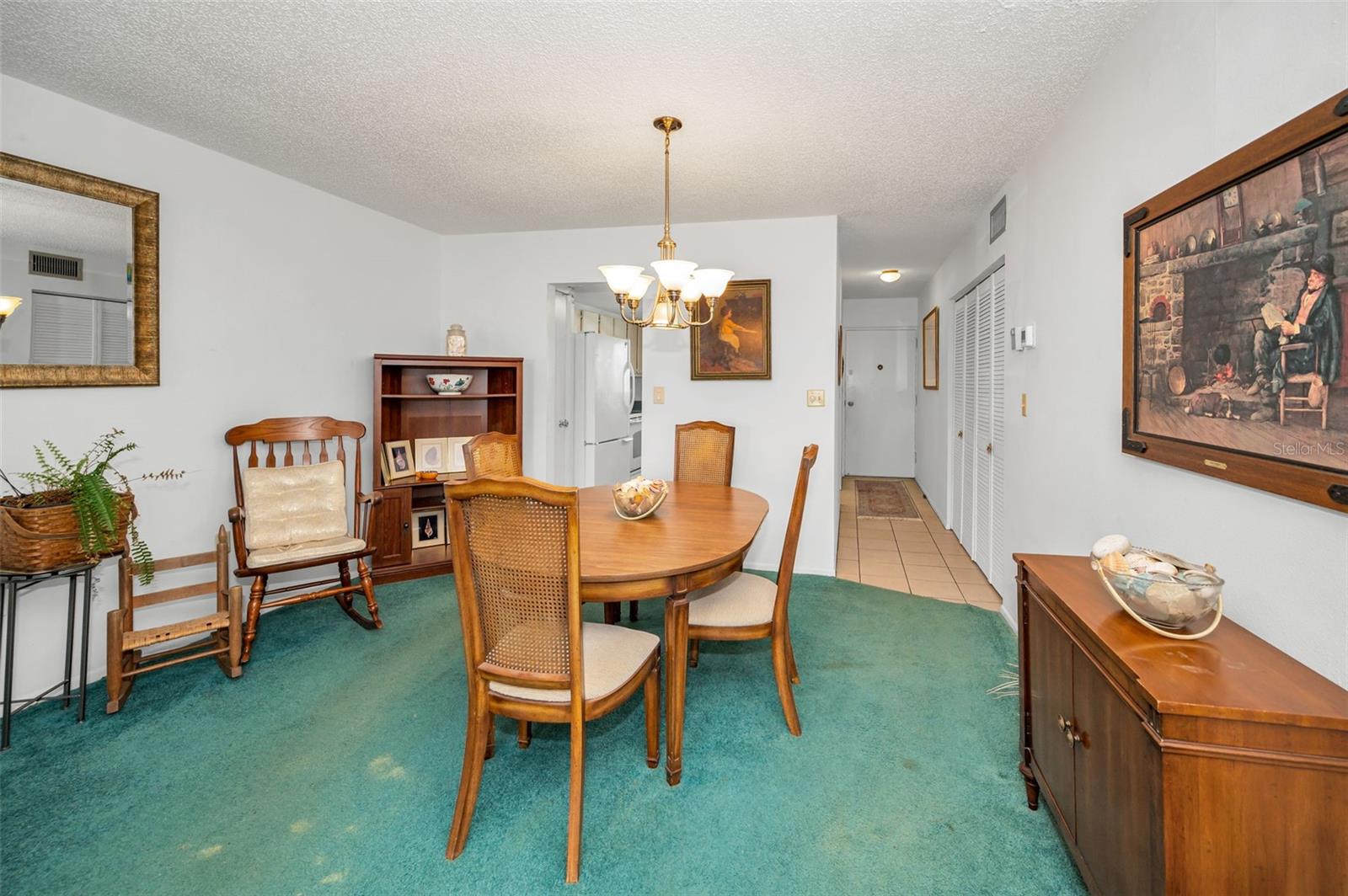 Image 17 of 75 For 8 Glencoe Place 305
