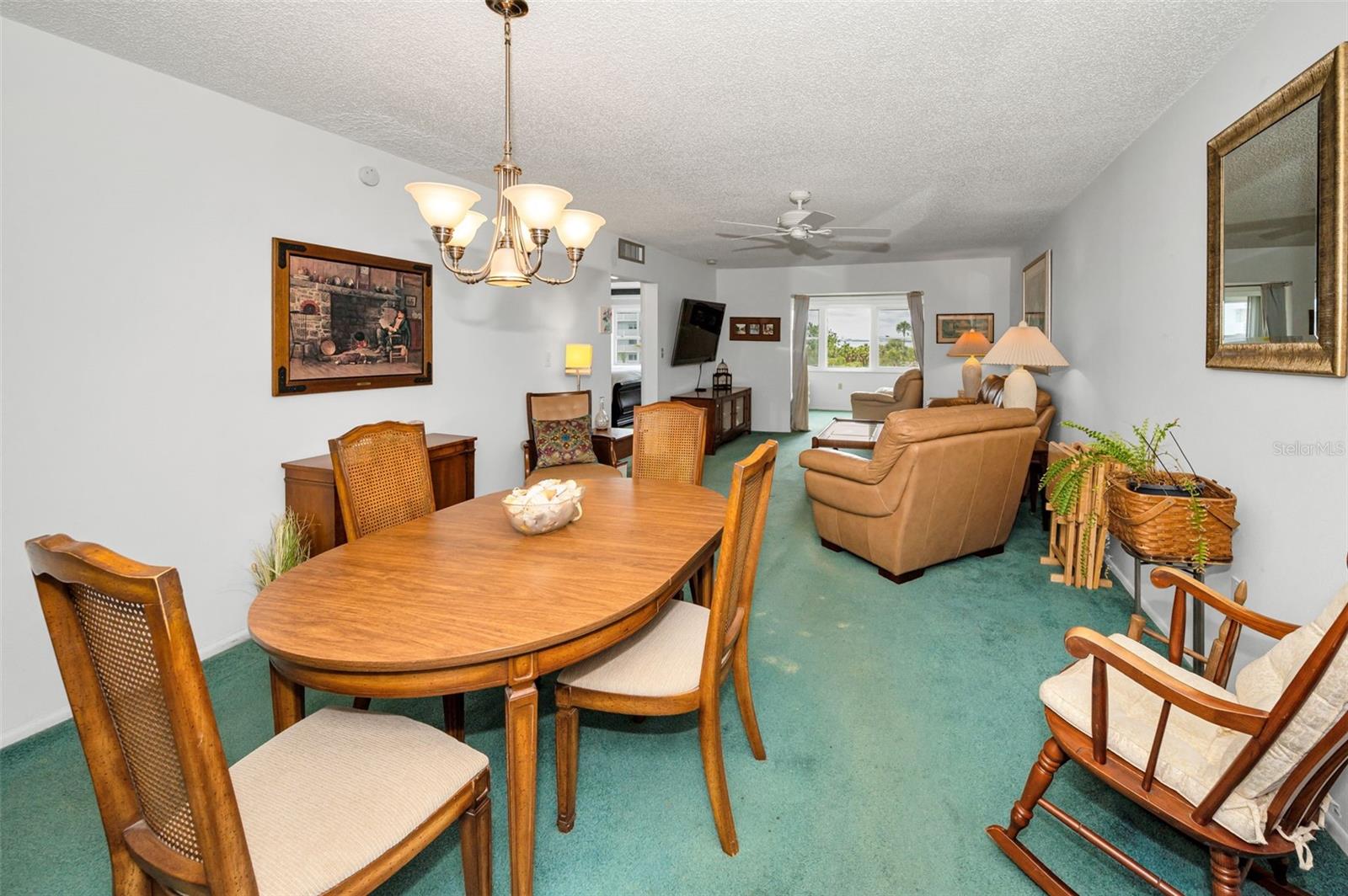 Image 19 of 75 For 8 Glencoe Place 305