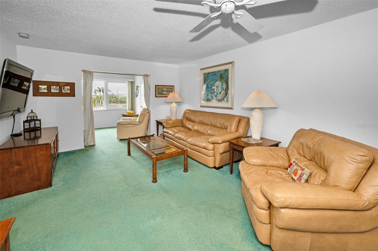 Image 21 of 75 For 8 Glencoe Place 305