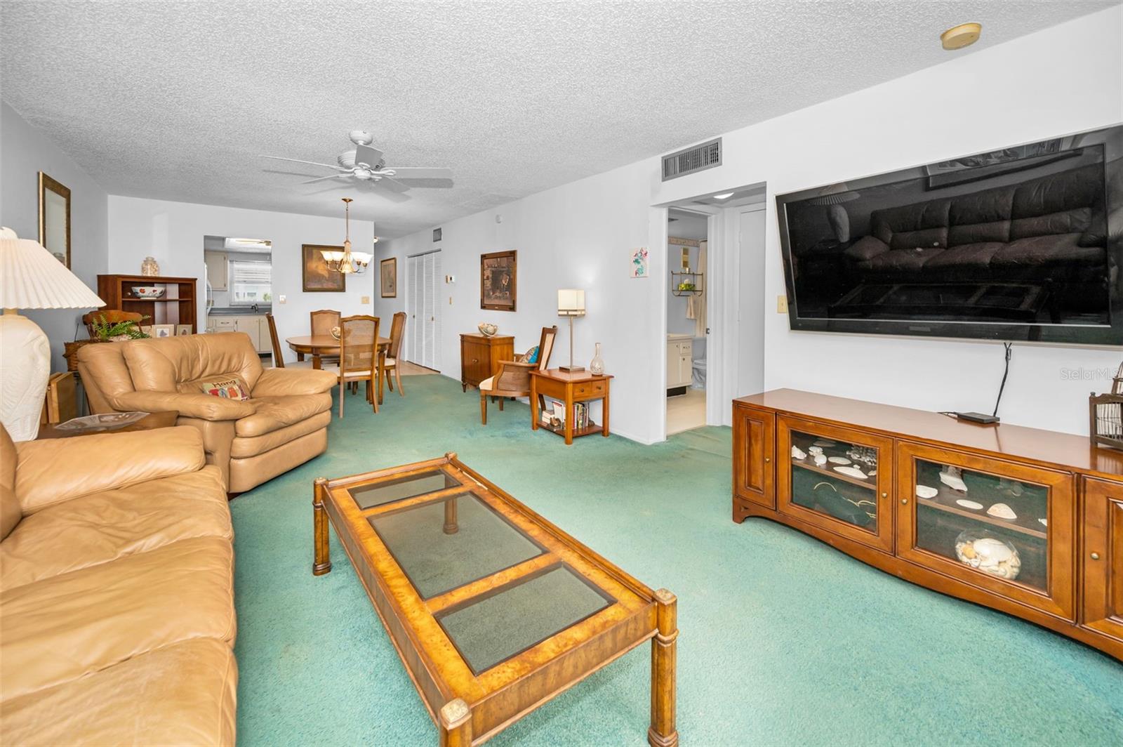 Image 23 of 75 For 8 Glencoe Place 305