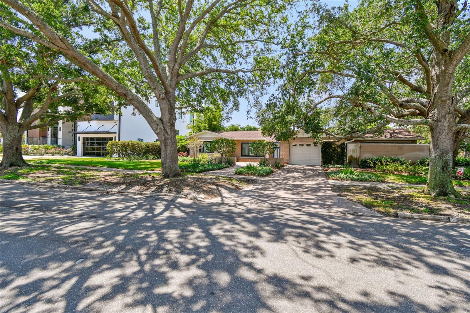 Listing photo id 25 for 750 Alda Way Ne