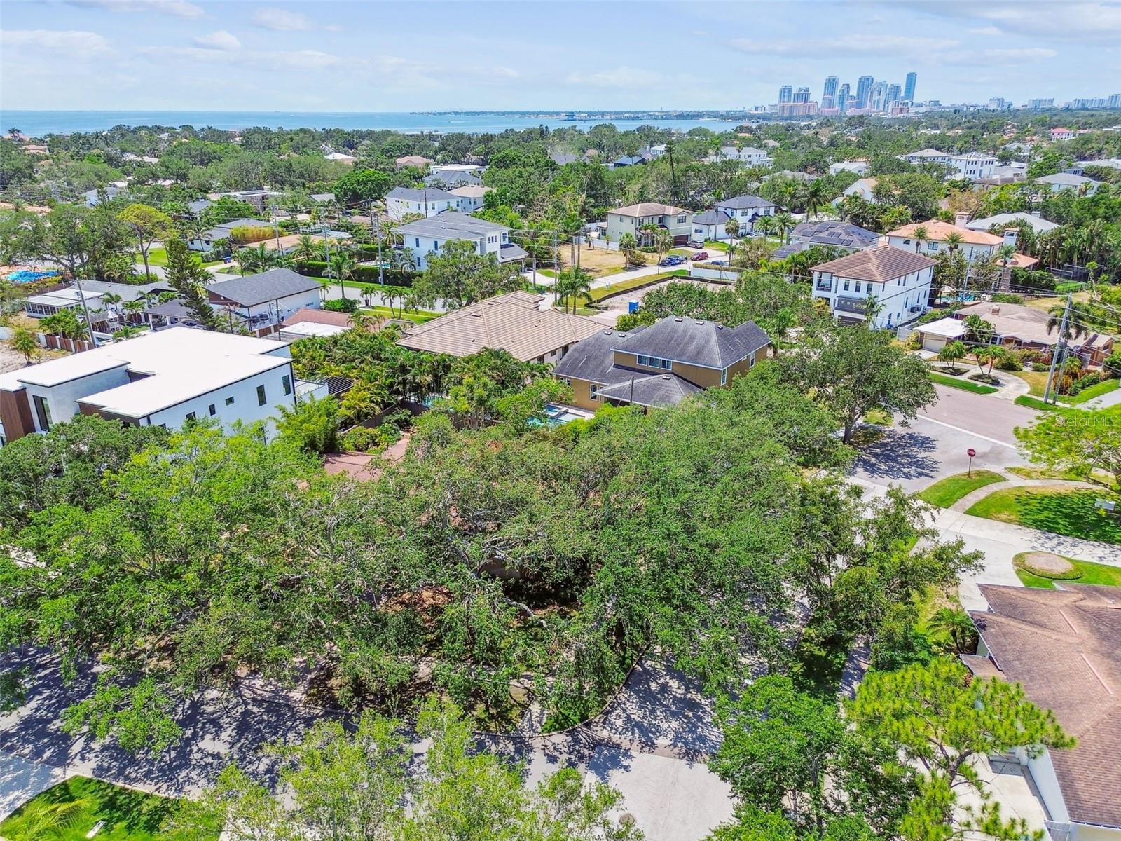 Listing photo id 28 for 750 Alda Way Ne