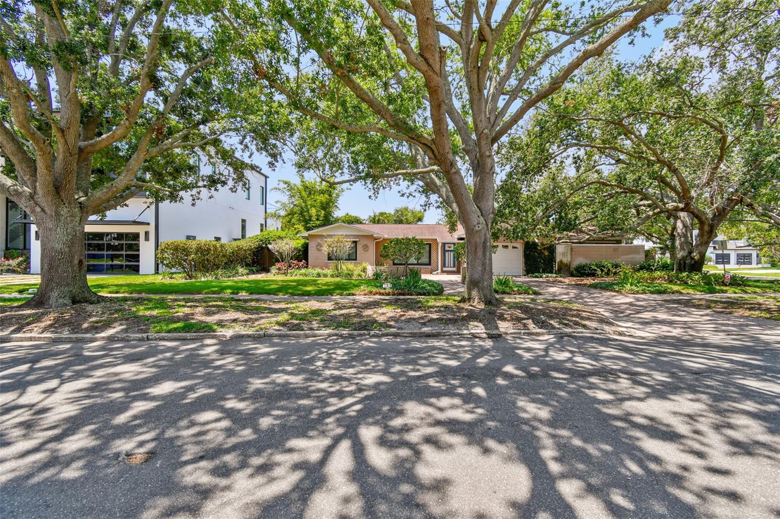 Listing photo id 6 for 750 Alda Way Ne