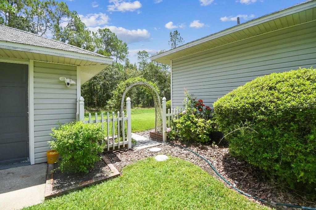 Image 67 of 93 For 2528 Deerbrook Drive