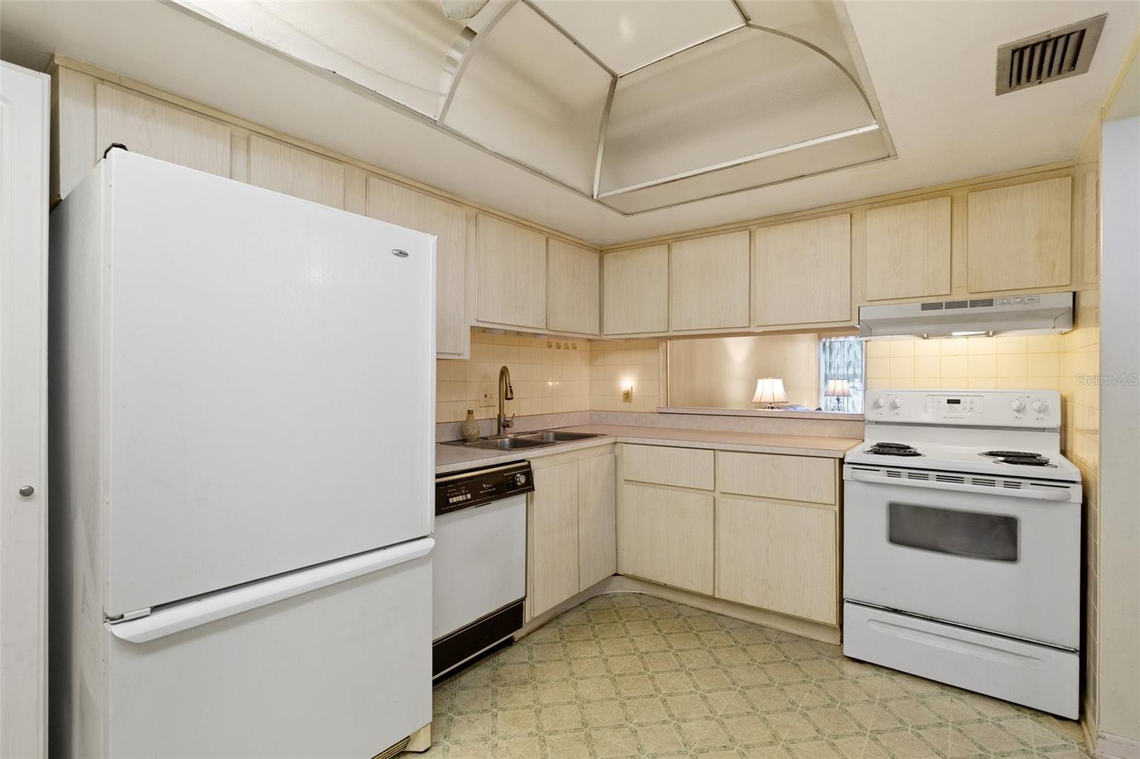 Image 6 of 26 For 4908 38th Way S 206