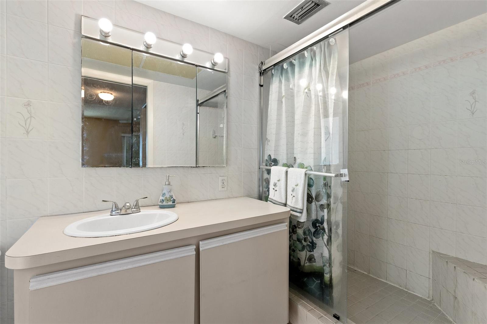 Image 9 of 26 For 4908 38th Way S 206