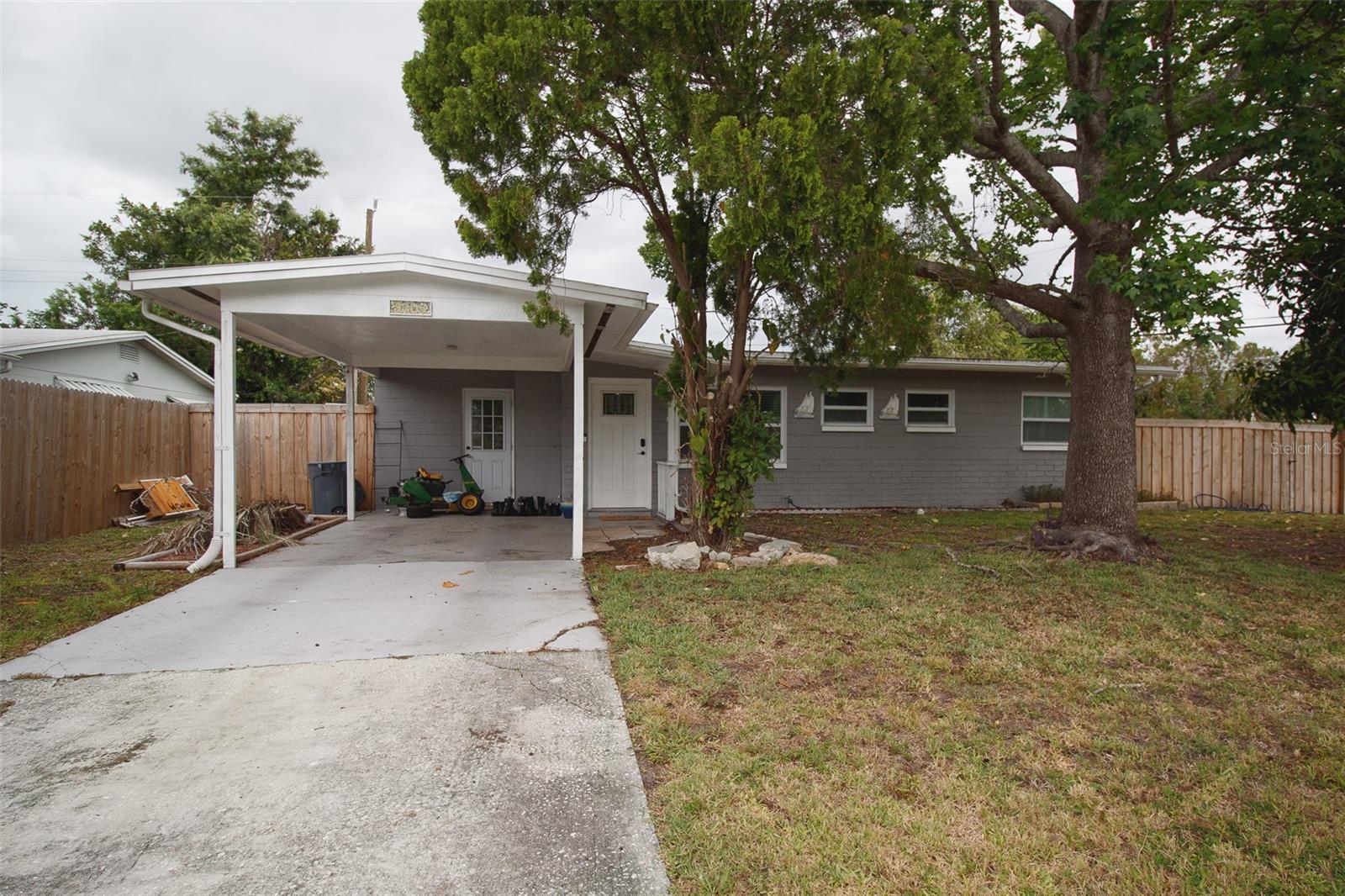 Image 2 of 21 For 5205 98th Terrace N