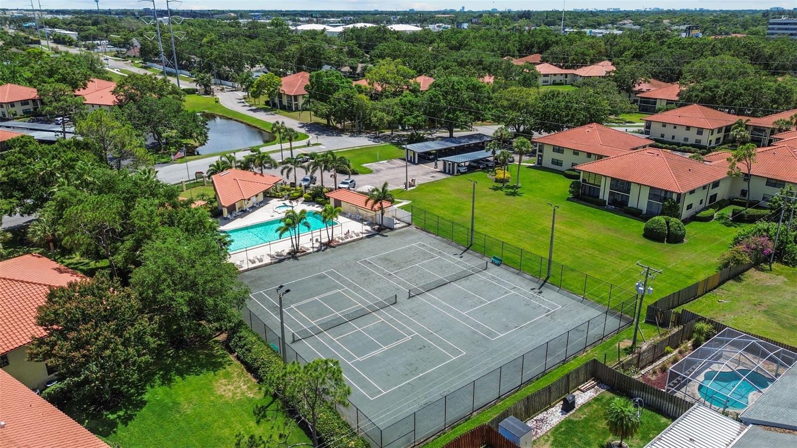 Listing photo id 28 for 2412 Hammock Pine Boulevard