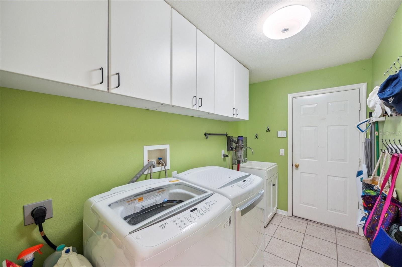 Listing photo id 18 for 19156 Dove Creek Drive
