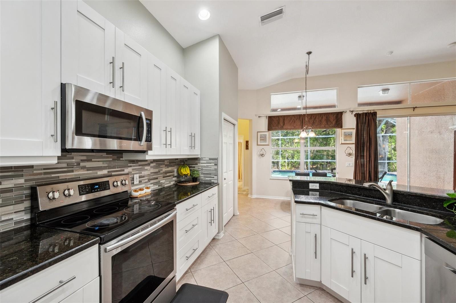 Listing photo id 32 for 19156 Dove Creek Drive