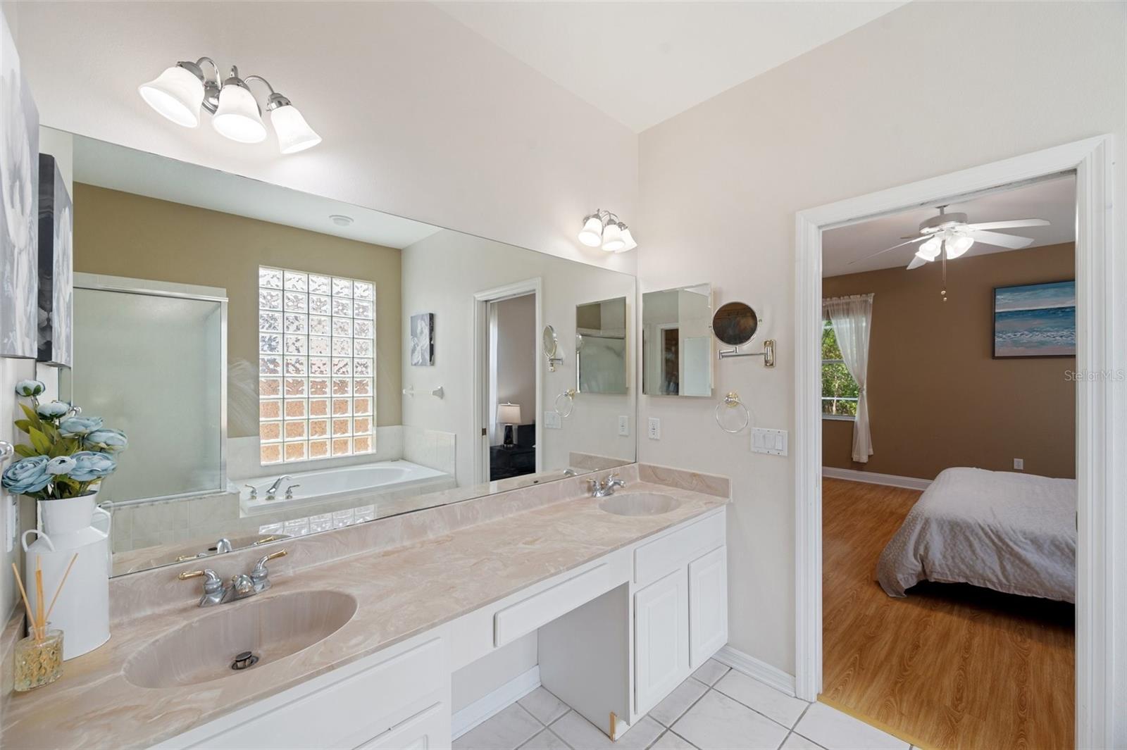 Listing photo id 41 for 19156 Dove Creek Drive