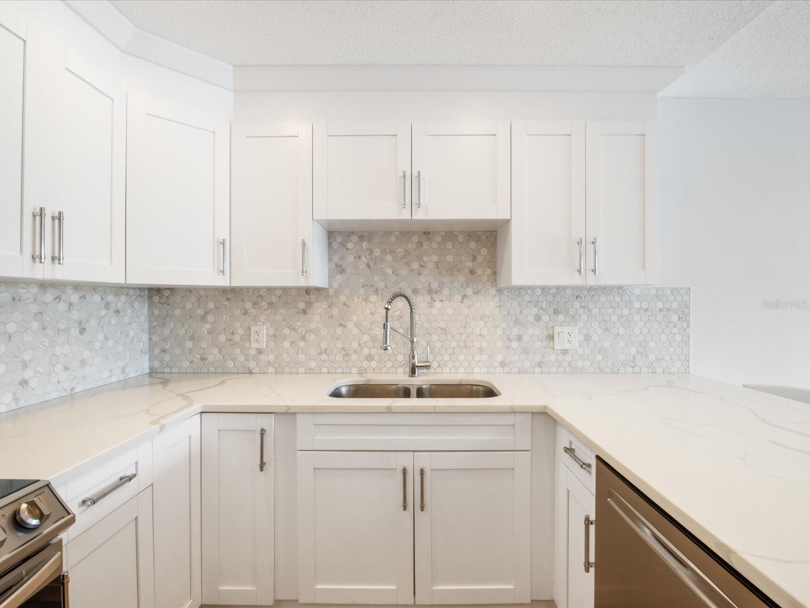 Image 17 of 54 For 100 Oakmont Lane 305