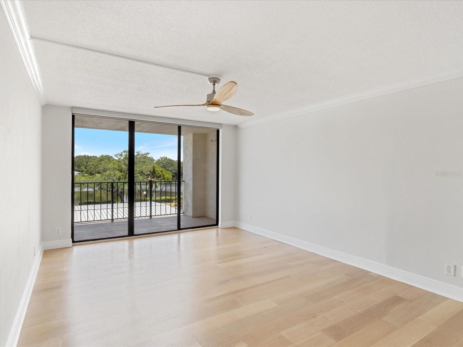 Image 31 of 54 For 100 Oakmont Lane 305