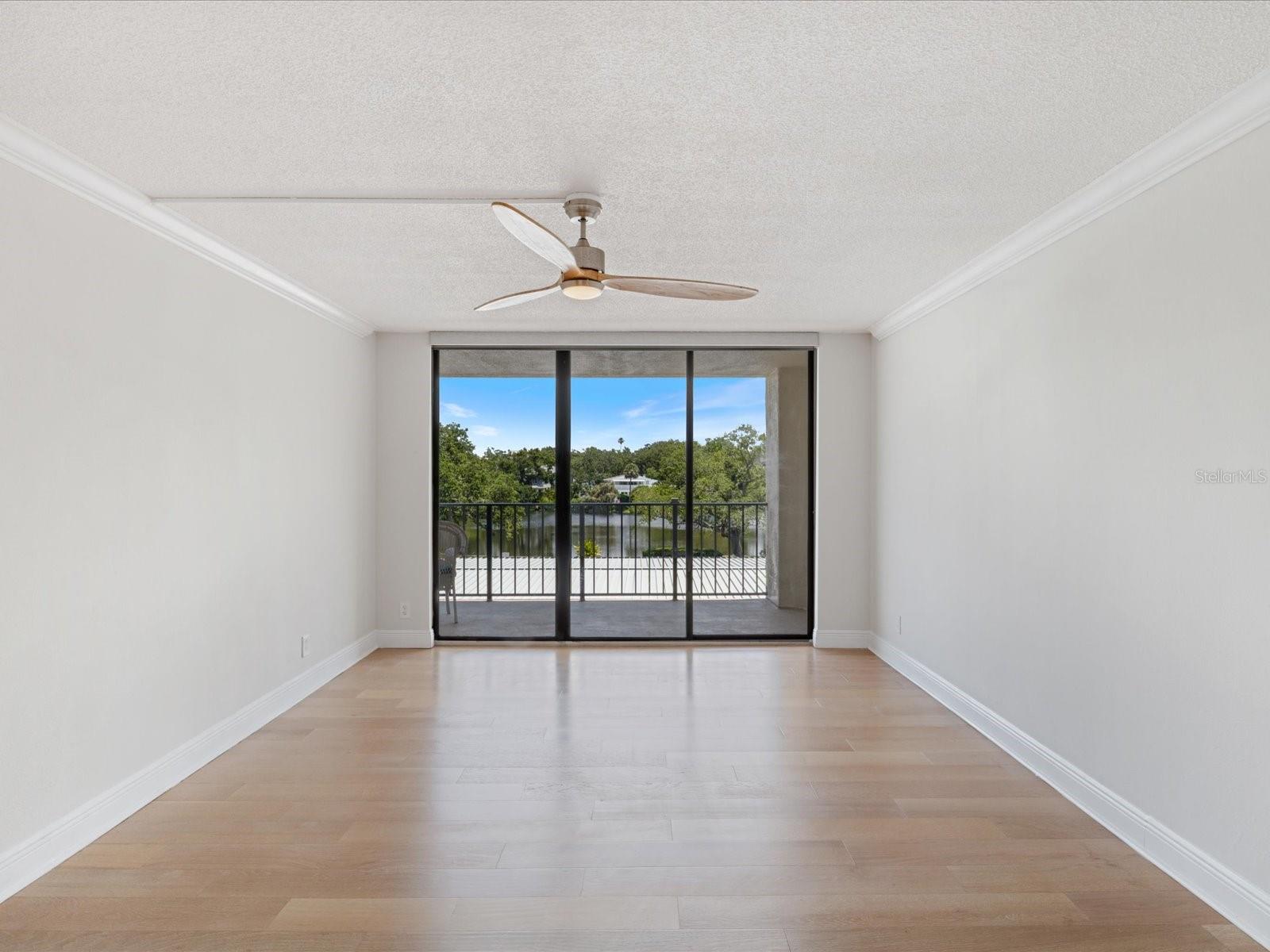 Image 32 of 54 For 100 Oakmont Lane 305