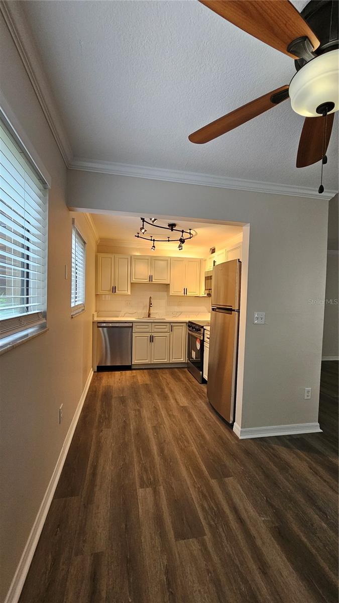 Image 6 of 32 For 11720 Raintree Village Boulevard A