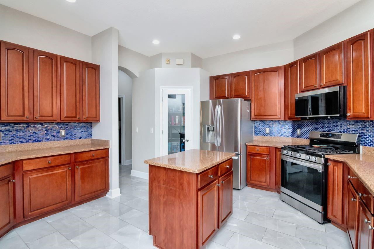 Image 11 of 49 For 12309 Creek Edge Drive