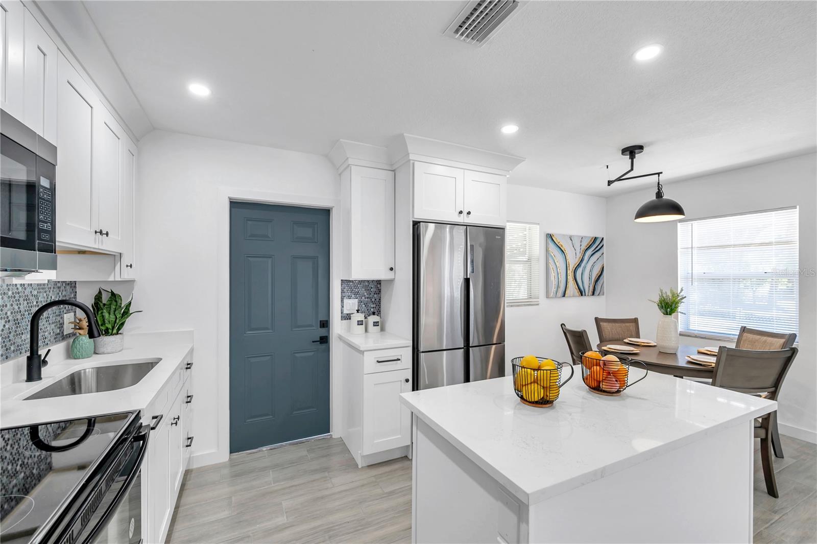 Image 11 of 48 For 6507 La Mesa Circle